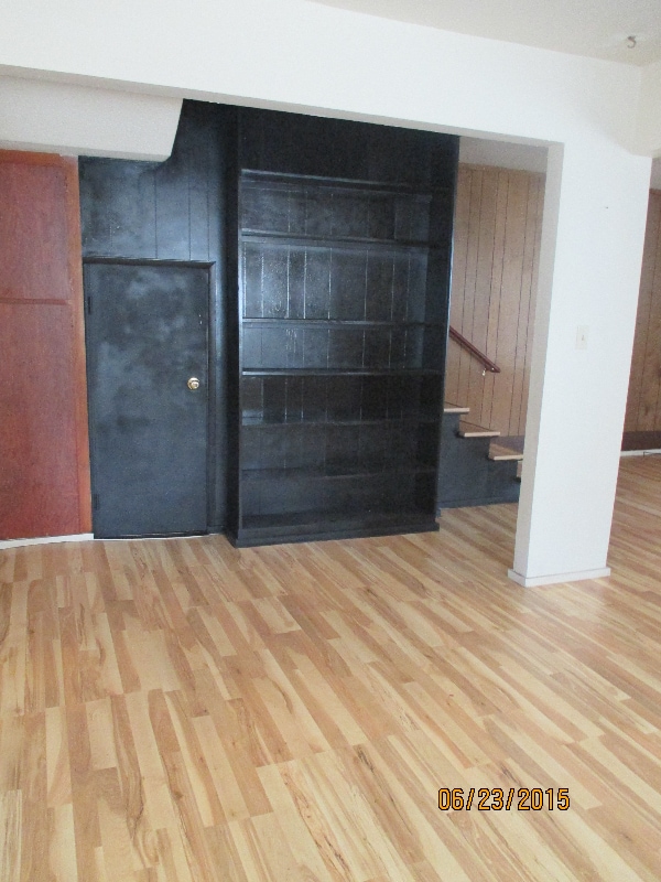 Photo - 102 4th St W