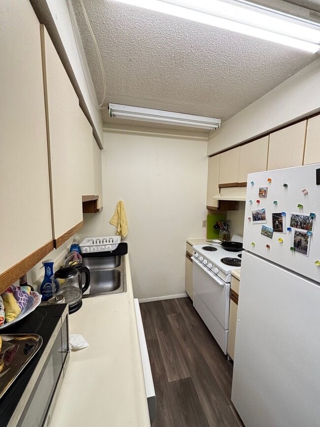 Photo - 107 N Busey Ave