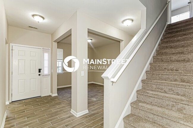 Photo - 4 Bedroom Pet-Friendly Home in CHARLOTTE, NC with Main Street Renewal