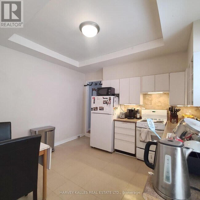 Photo - 327 Howland Ave