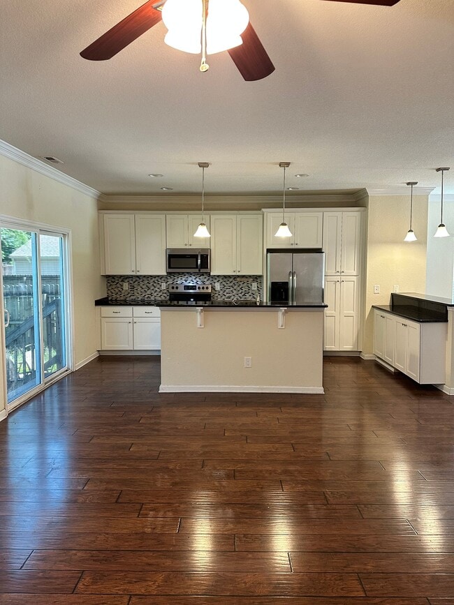 Photo - 205 Gee St