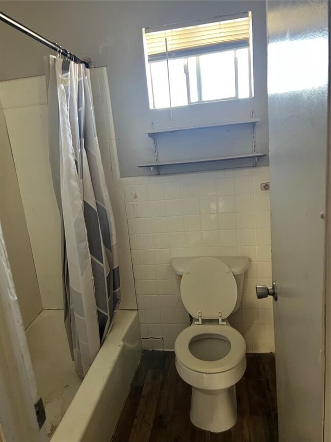 Building Photo - 1020 S Rock Island Ave Unit 11