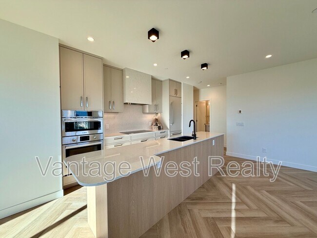 Photo - 3340-3340 Lakeshore Rd