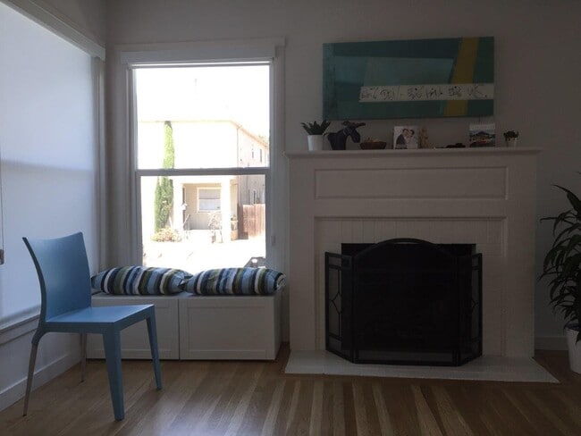 Building Photo - 1137 Santa Barbara Ct Unit 1133