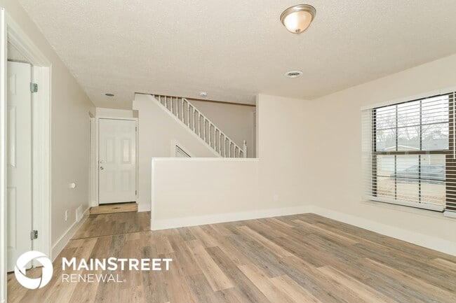 Photo - 1723 Lynncove Ln