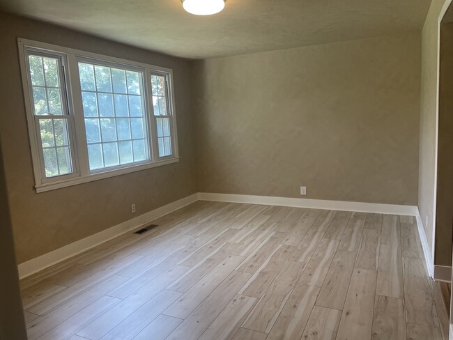 Living room - 4471 Cato Rd