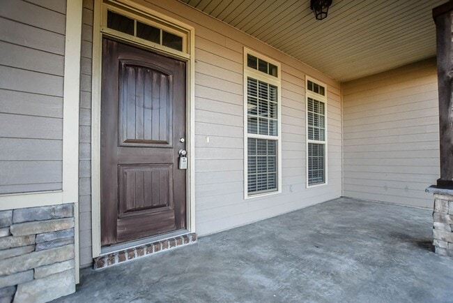 Photo - Luxurious 3BD/2BA Home with Premium Features in Coveted Cottonwood Neighborhood!