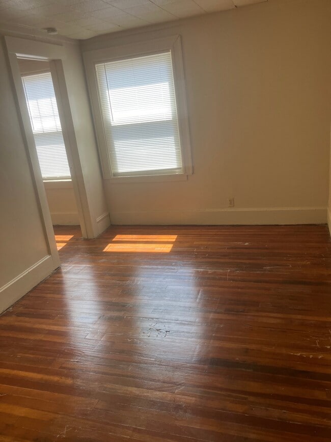 Photo - 1310 Dewey Ave Unit 1