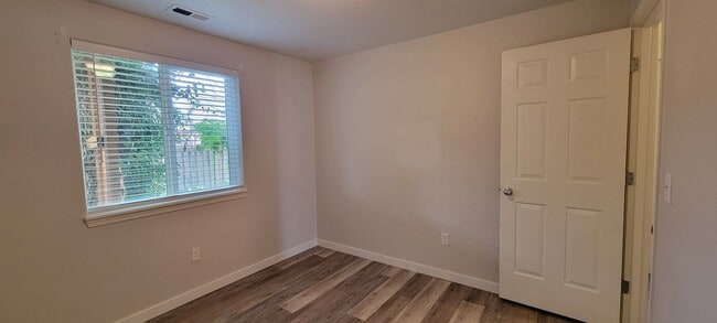 Photo - 3581 NE Hembree St