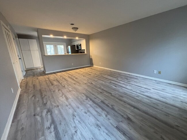 Photo - 7203 Woods Crossing Dr