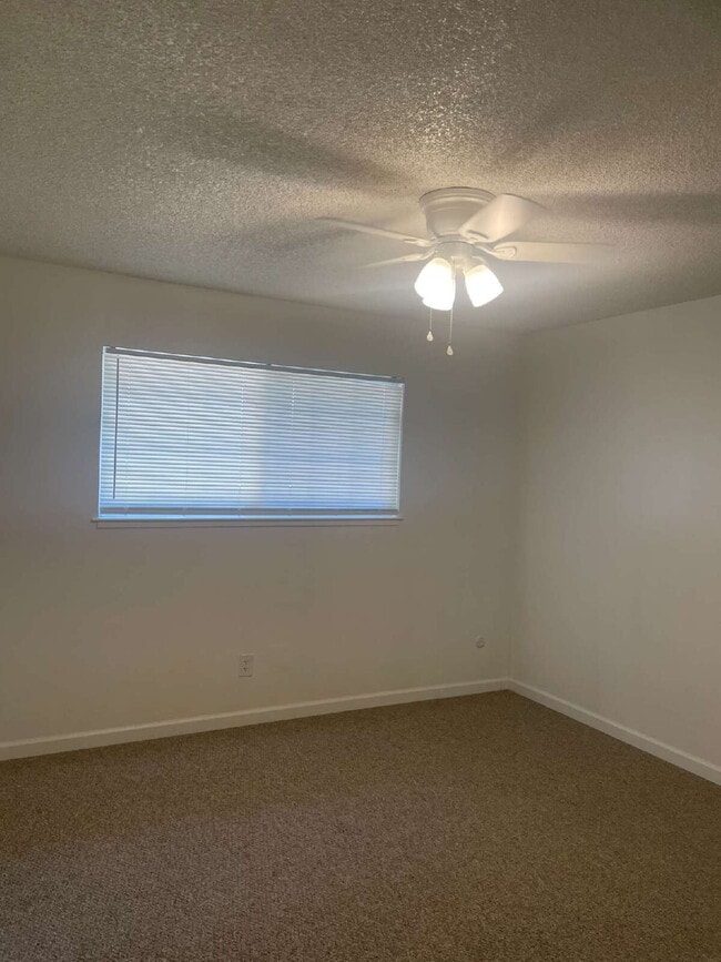 Move in Special! "$200 of 1st months rent"  Cozy 2 Bedroom Apartment in N Merced