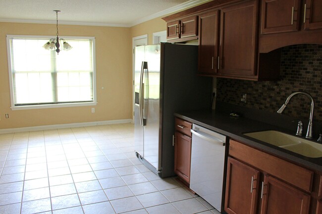 Photo - 180 Waters Ave