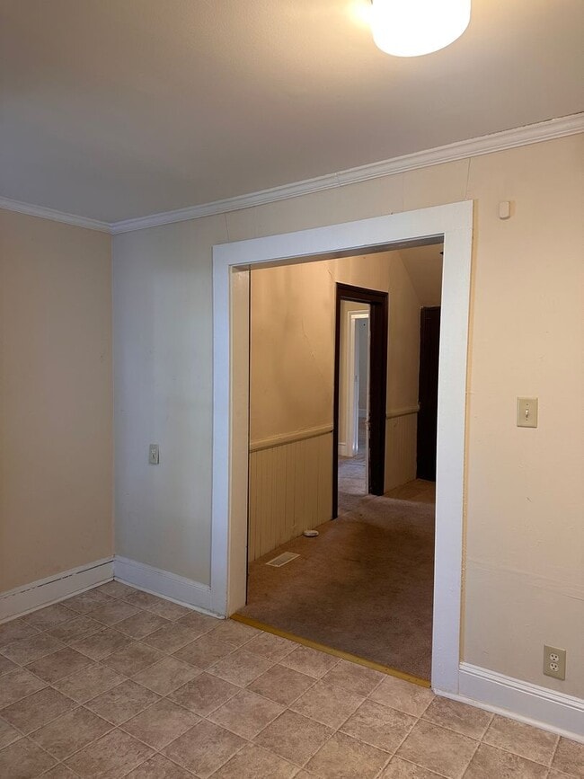 Photo - 310 E Granville St Unidad 2