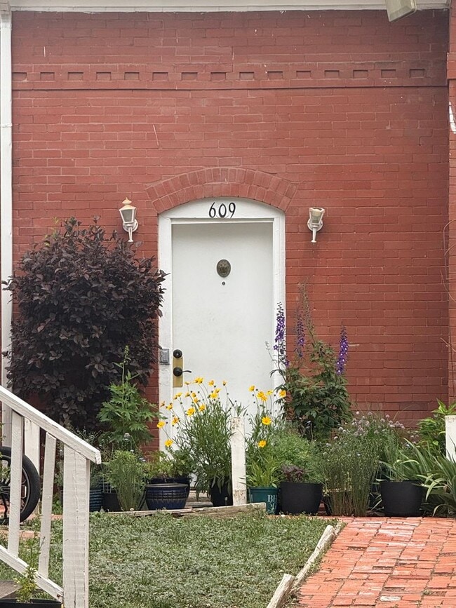Photo - 607-611 COLORADO AVE Unit 607 Colorado Ave