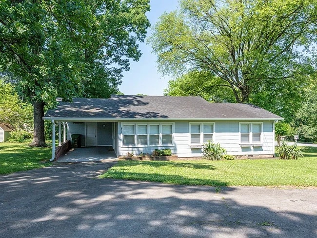 Photo - 609 Watkins Rd