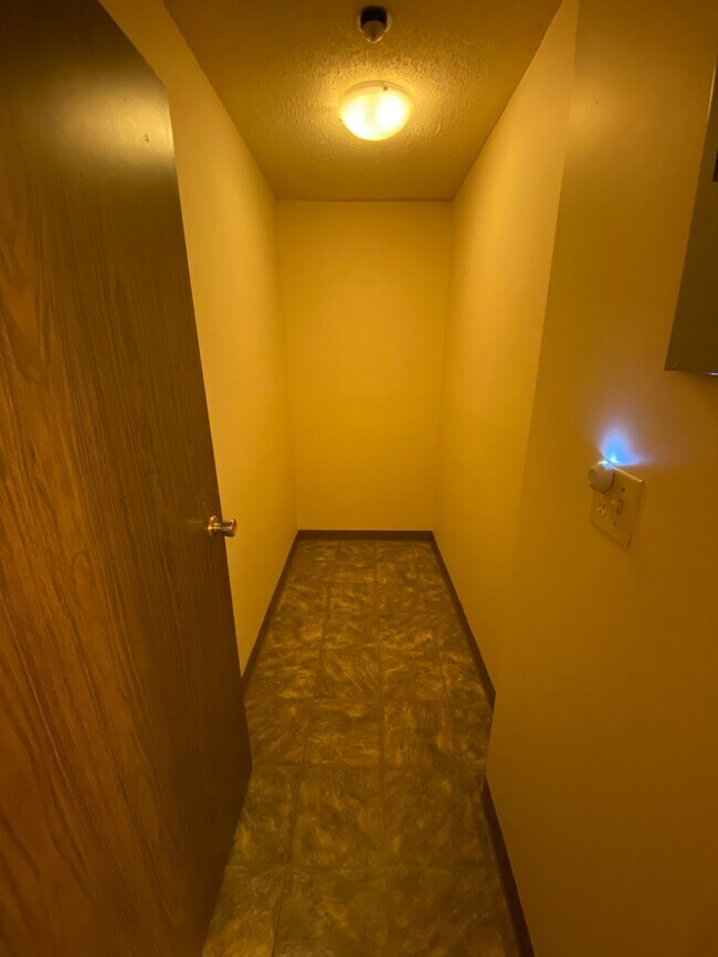 Photo - 10303-10396 96 Ave