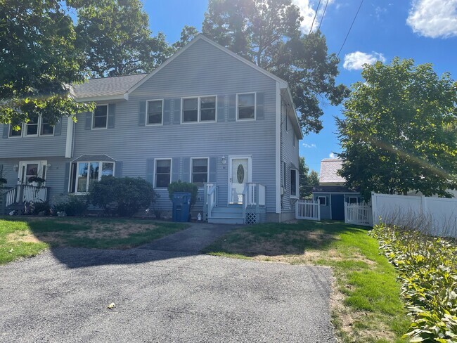 Building Photo - 37 Lantern Ln Unit 1 Rental