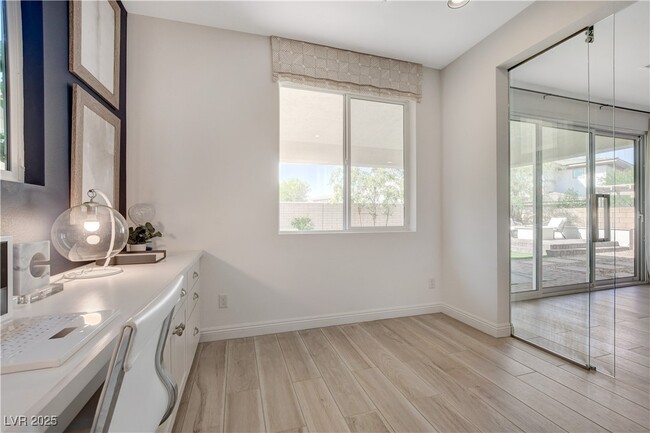 Photo - 1075 N Water St