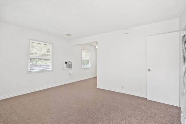 Photo - Rose Dr Duplex Unit 12409 Rose Dr