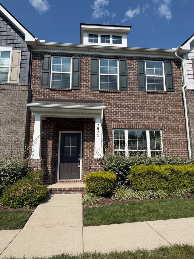 Building Photo - 2021 Hardwick Ln