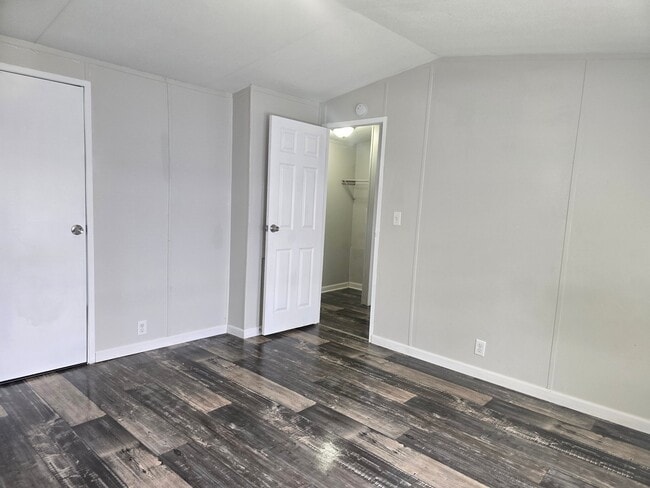 Photo - 210 Jamback Rd