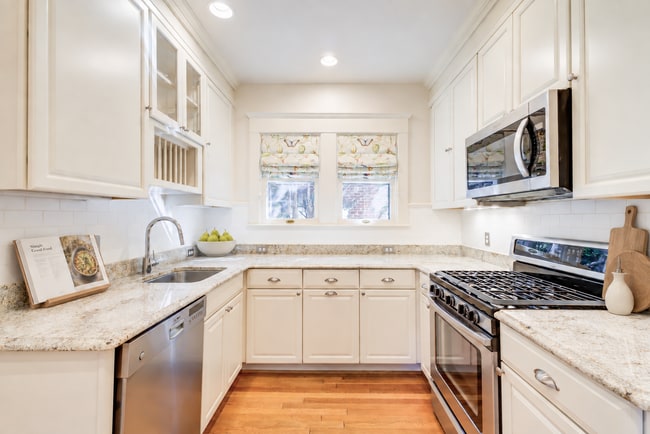 209 W Masonic View Ave