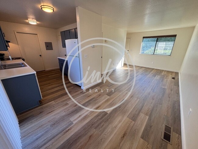 1377 Village Way Unidad VI1377-1377 Village Way F