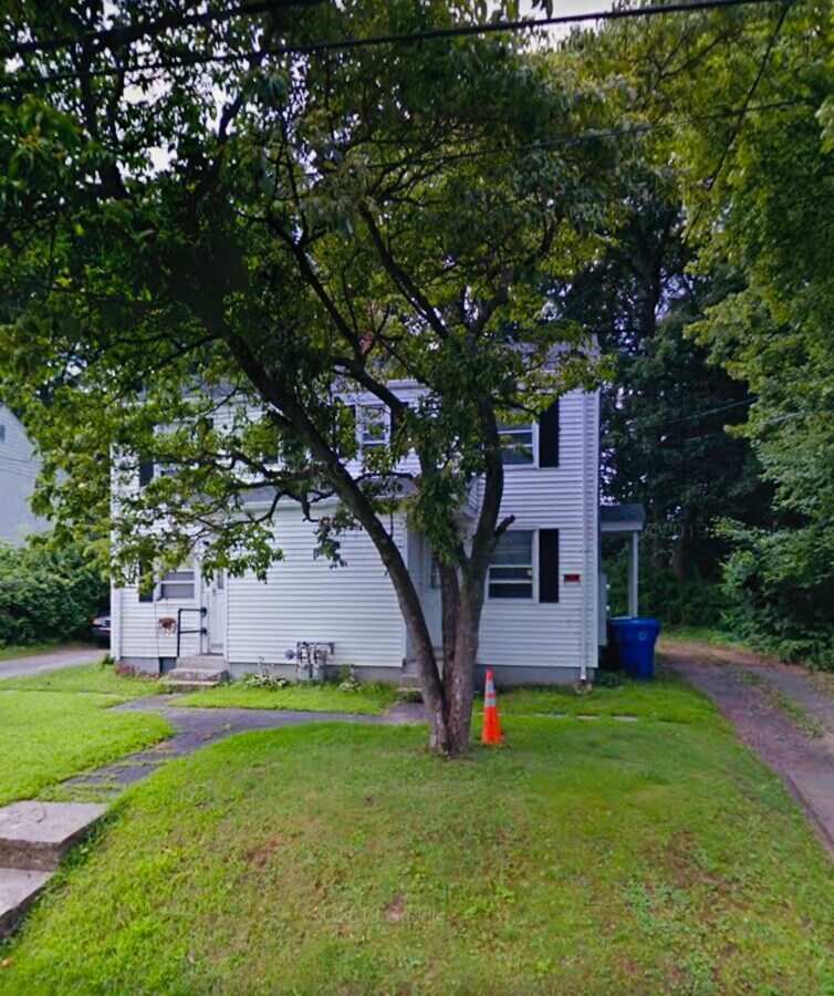 166 Woodlawn Cir Townhome Townhome Rental in East Hartford CT