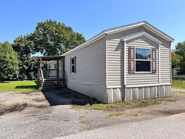 Building Photo - 1007 Alexandria Rd SW