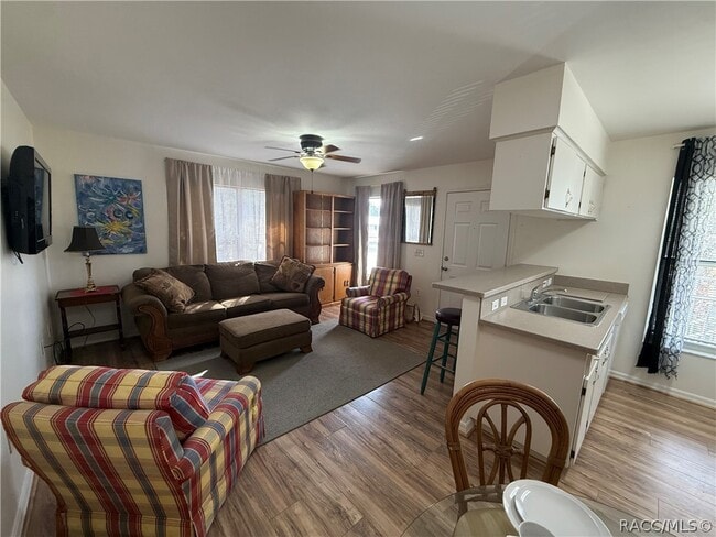 Photo - 955 SE Mayo Dr