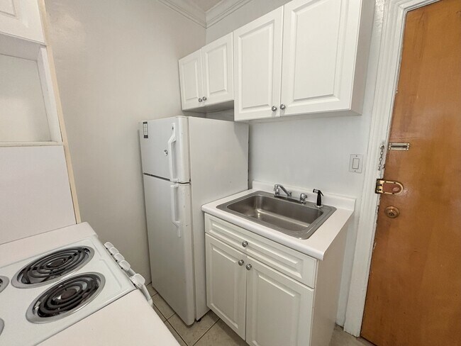 Photo - 1243 Beacon St