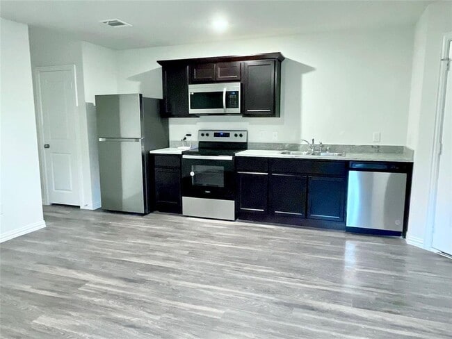 Photo - 406 S 7th St