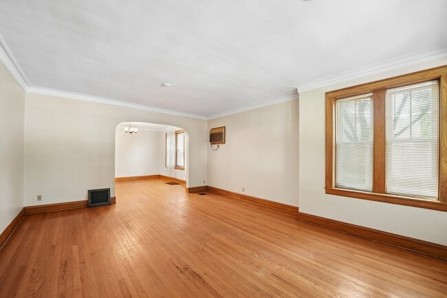Photo - 3801 N Lawndale Ave Unit 1