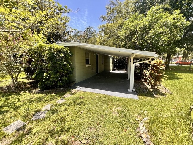 Building Photo - 1212 Jamajo Blvd Unit B Rental