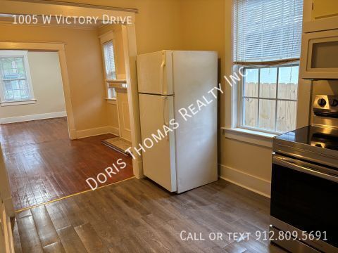 Photo - 1005 W Victory Dr