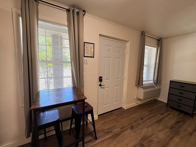 Photo - 806 S Elm St Unit SI ID1296536P