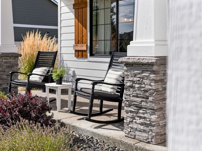 Photo - Fully Furnished Luxury 3-Bed, 2-Bath Home ...