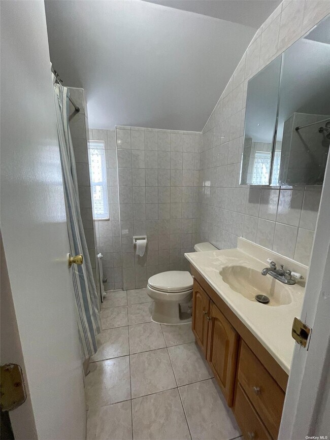 141 Sycamore St Townhome Townhome Rental in West Hempstead NY