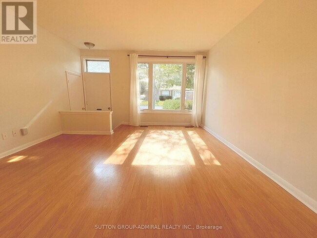 Photo - 319 Dovedale Dr