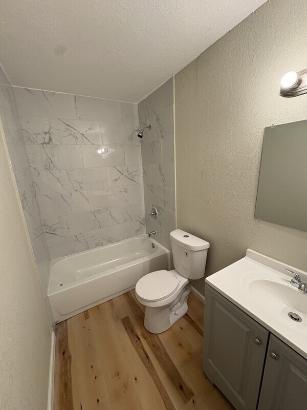 Photo - 850 Field Ave NW