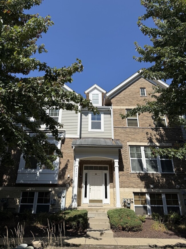 Building Photo - 5588 Cambridge Way