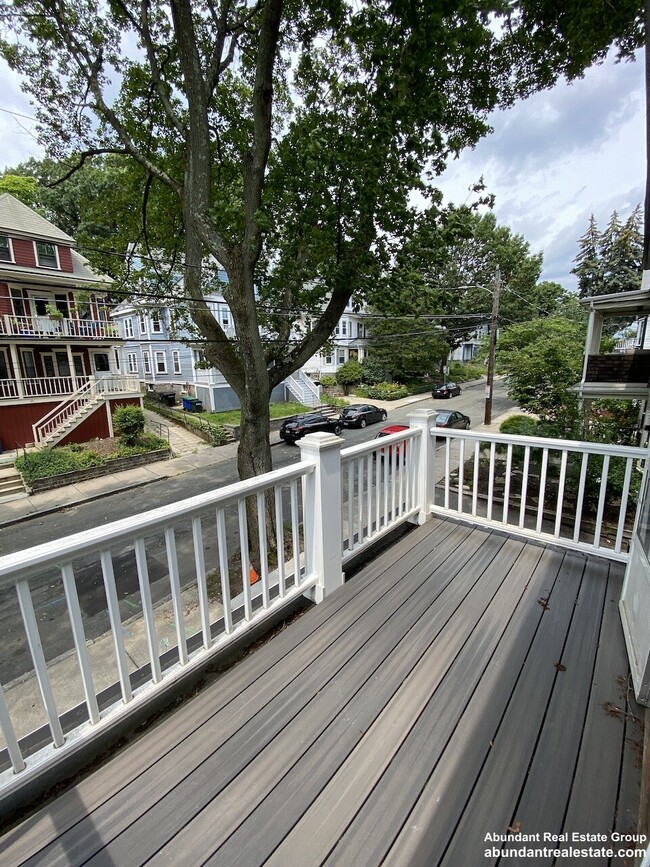 Building Photo - 62 Liberty Ave Unit 2