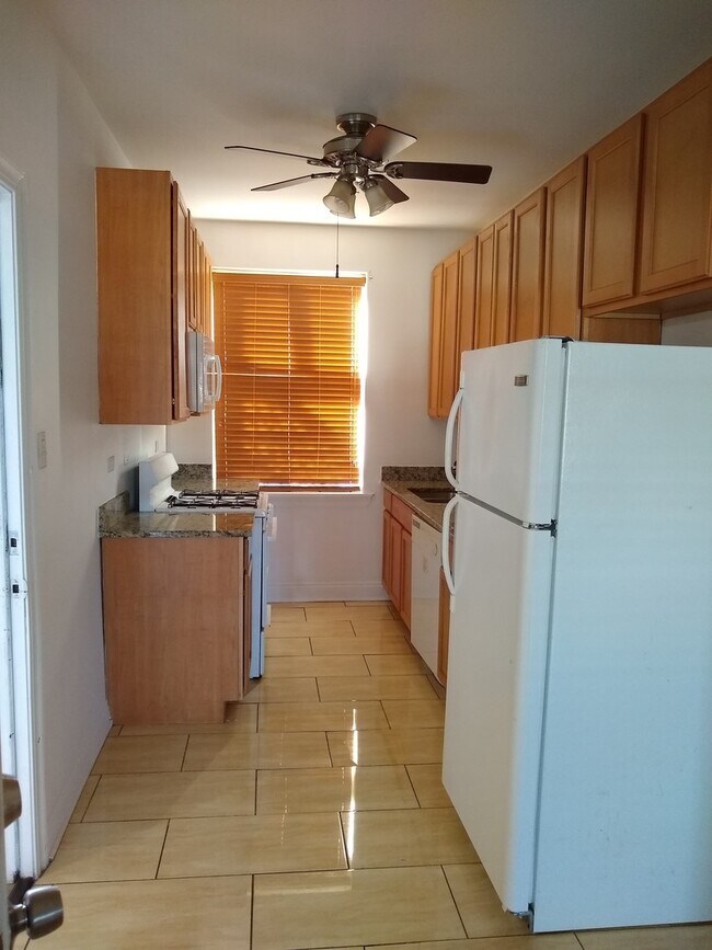 Photo - 2-Bed/ 1-Bath Condo for Rent in North Roge...