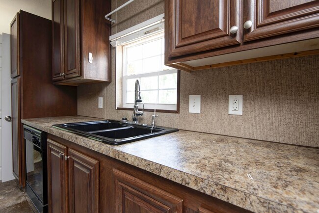 Photo - 182 Taney St