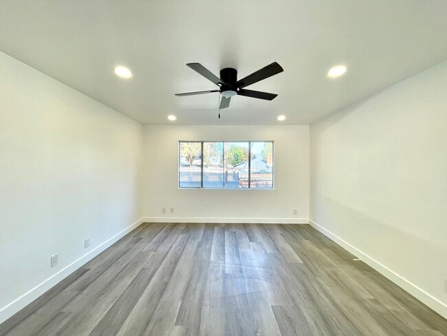 Photo - Modern 1-Bedroom Apartment in Gated Van Nu... Unit 8