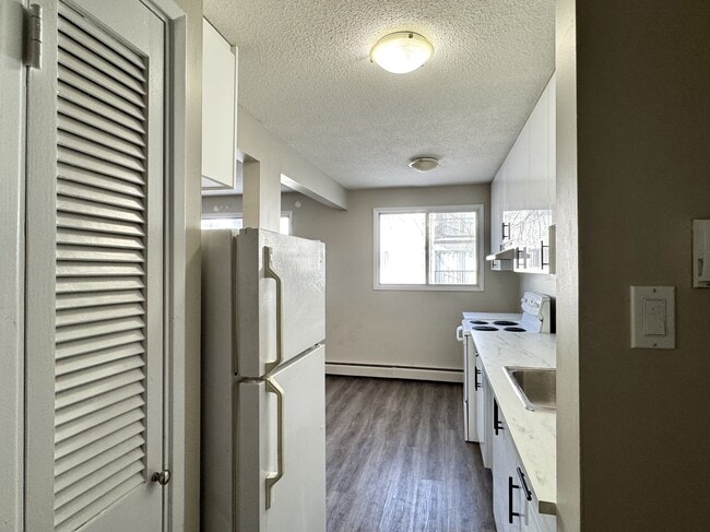 Photo - 10724-10105 105 St NW Unit 305