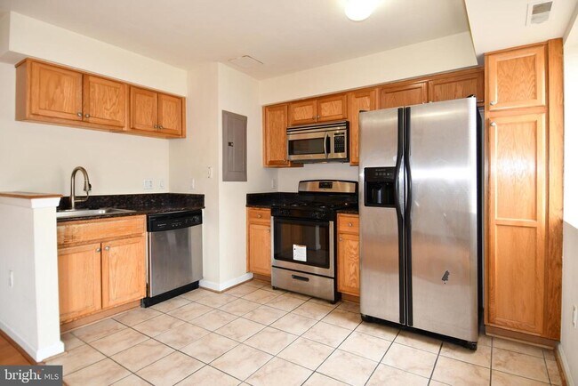 Photo - 4116 Ames St NE Unidad 102