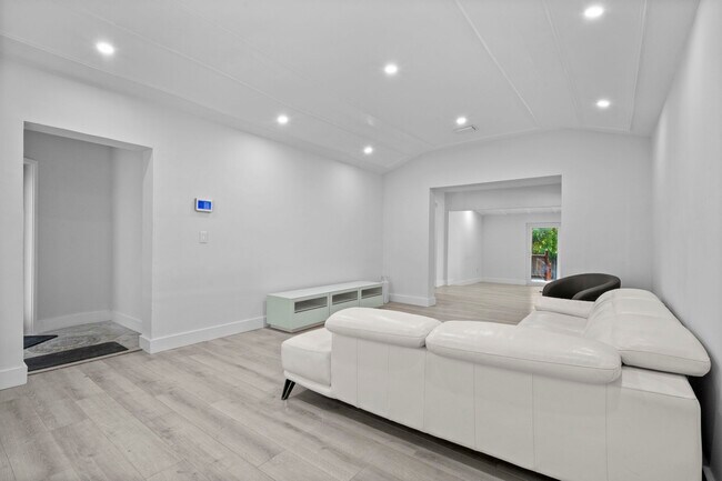 Photo - 1262 SW 15th Ter