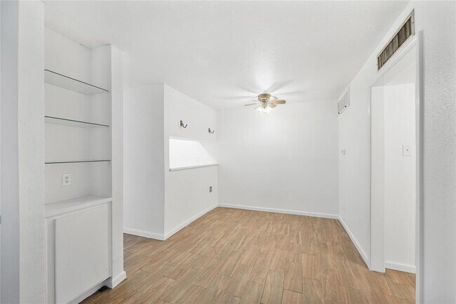 Photo - 10912 Gulf Fwy Condo Unit 15