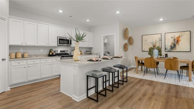 Photo - 114 Red Maple Wy